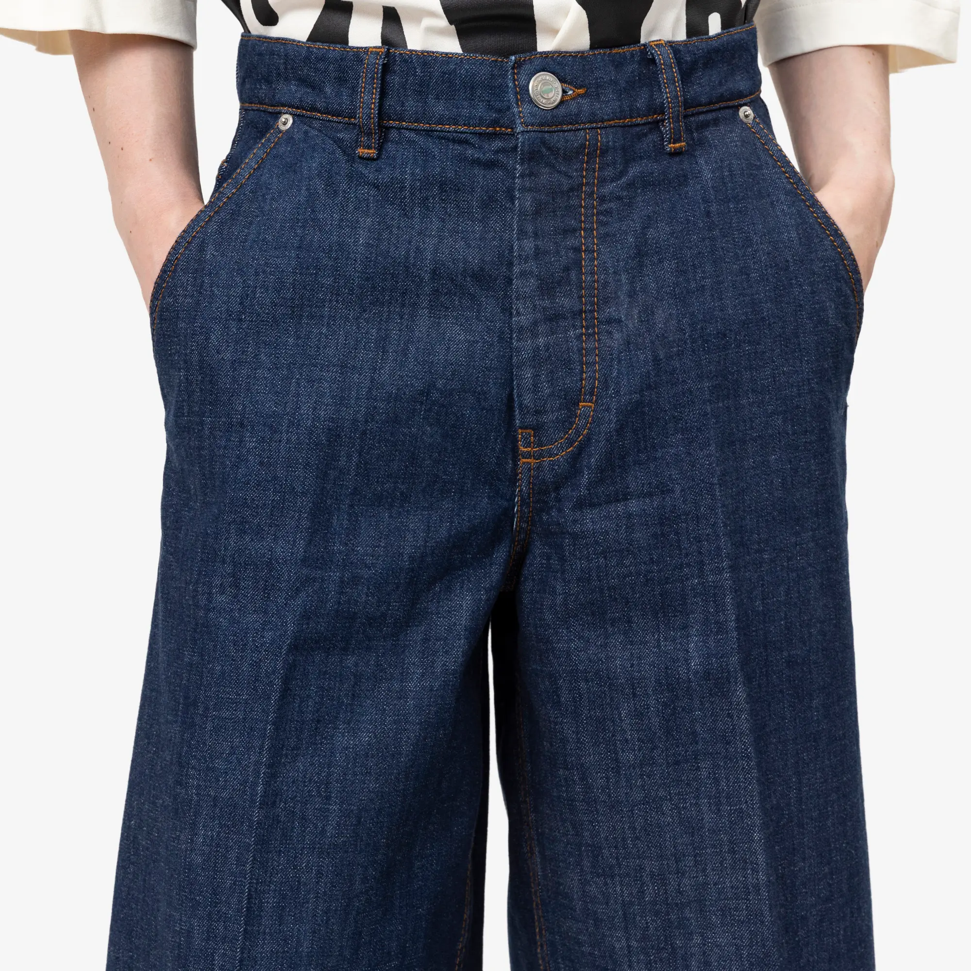Loose Bermuda Shorts - Image 5