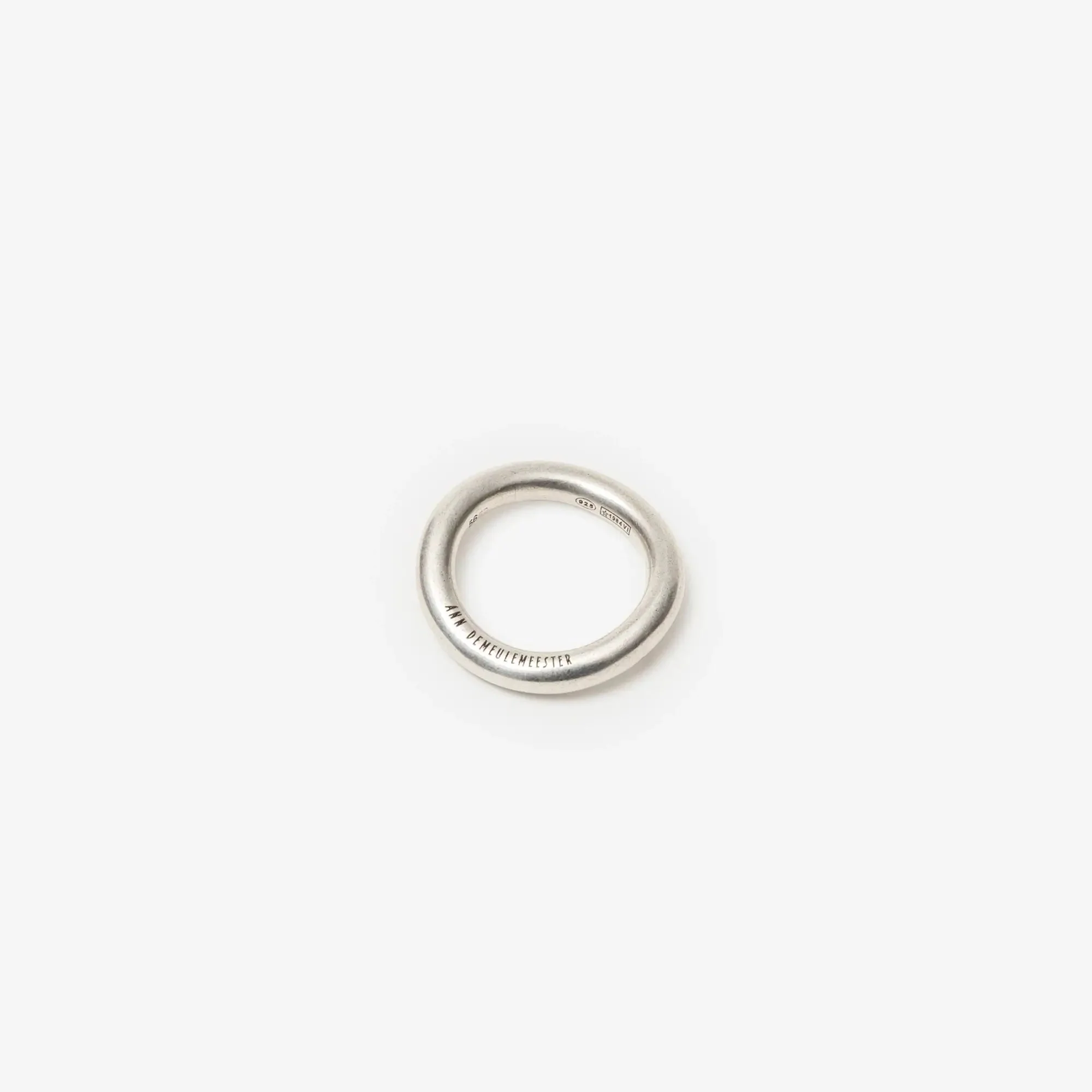 Marianne Simple Ring - Image 4