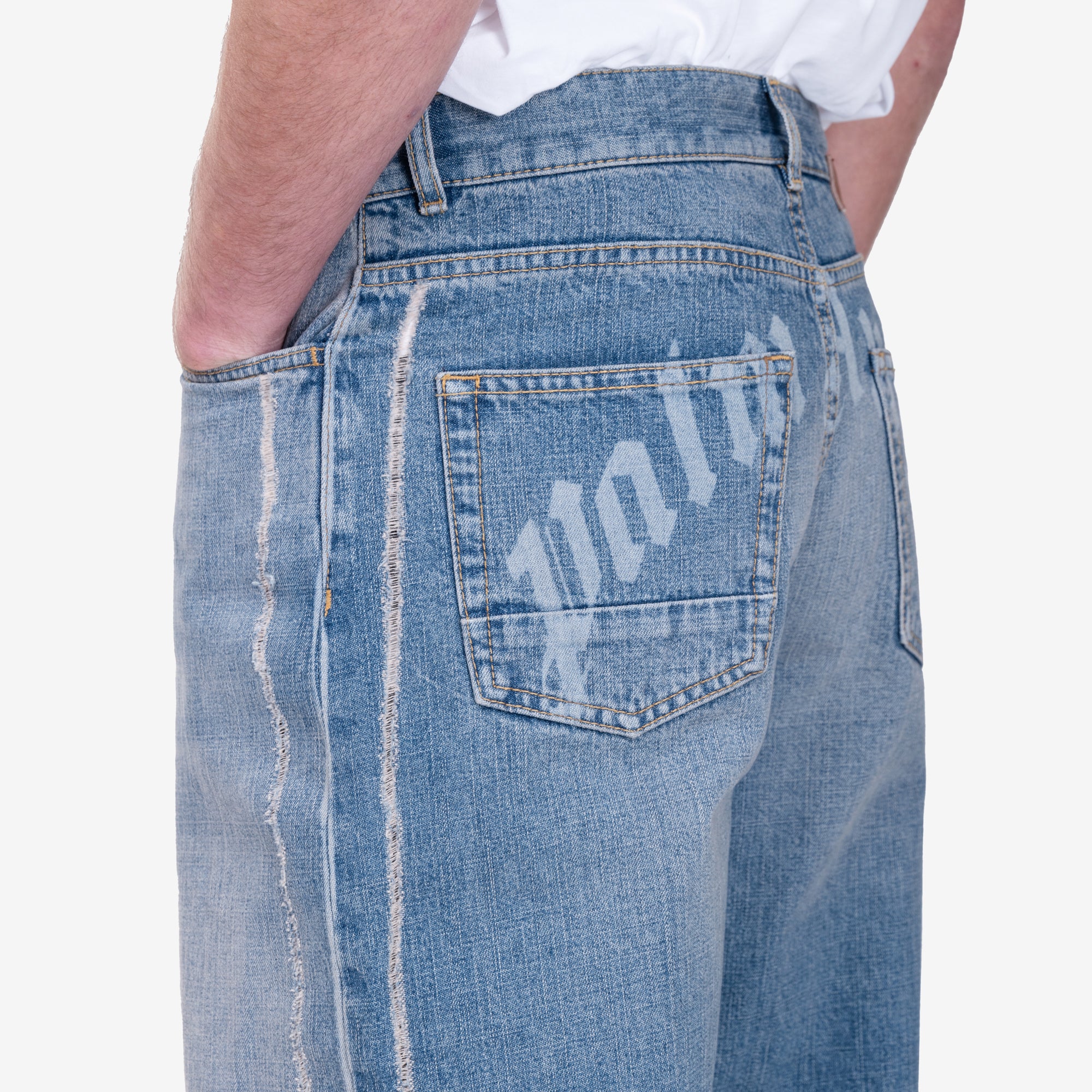 Curved Logo Loose Jeans - Image 5
