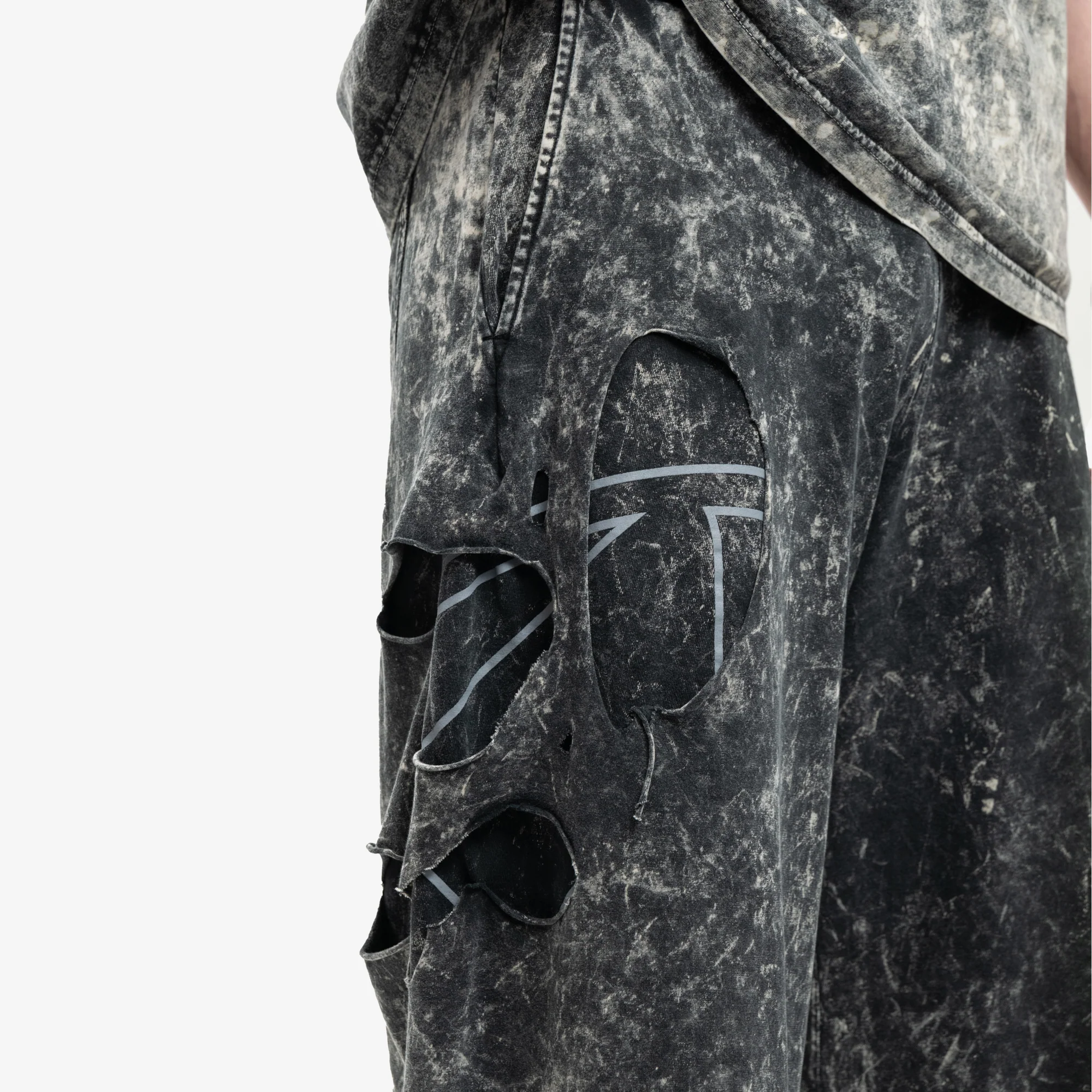 Peel Oval Shorts - Image 5