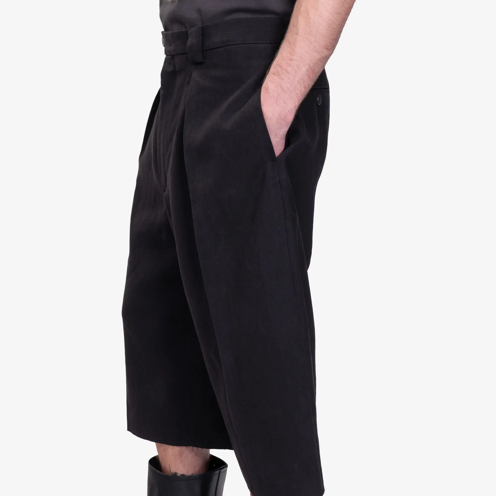 Linen Boiler Room Shorts - Image 5