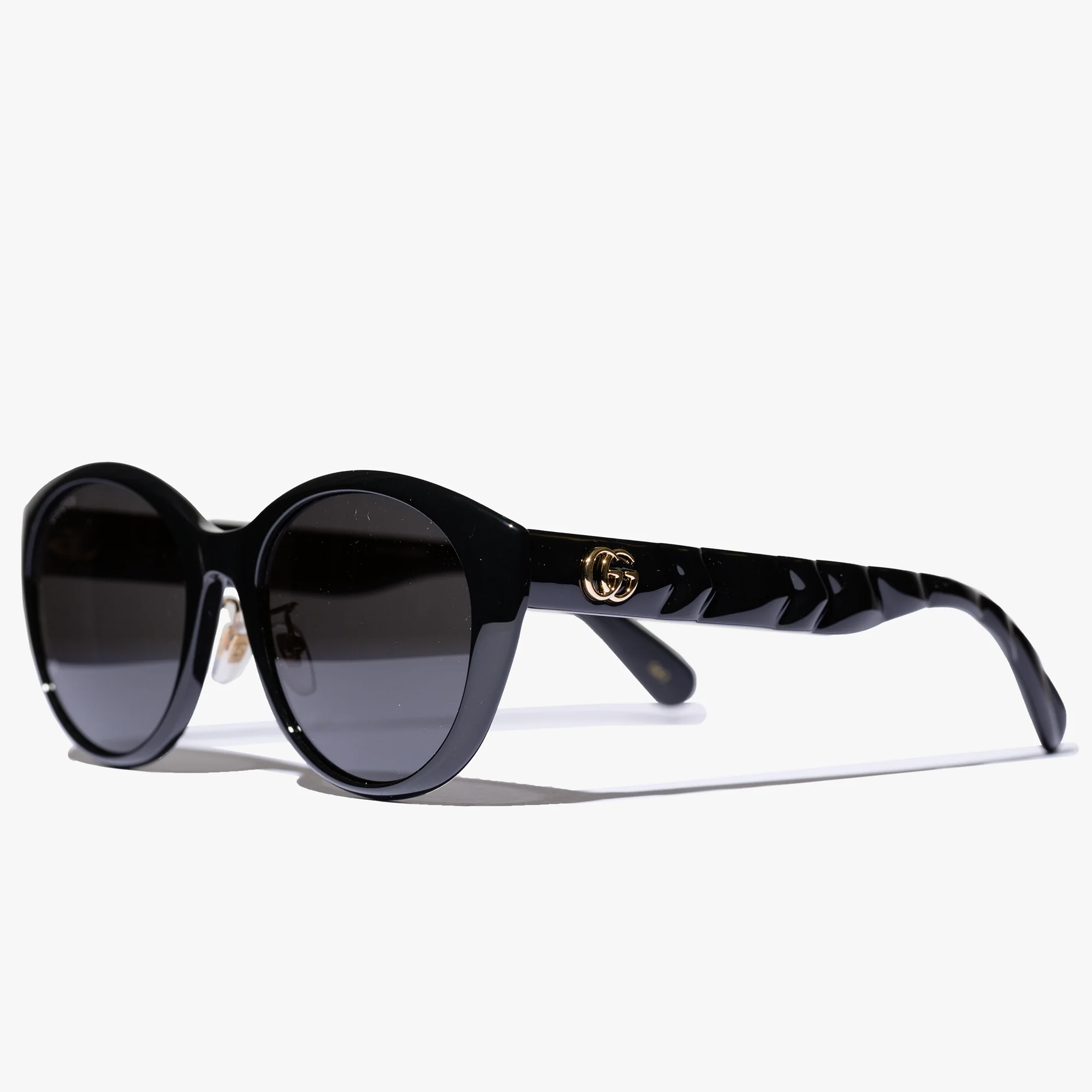 Womens Black Oval Sunglasses - Image 4