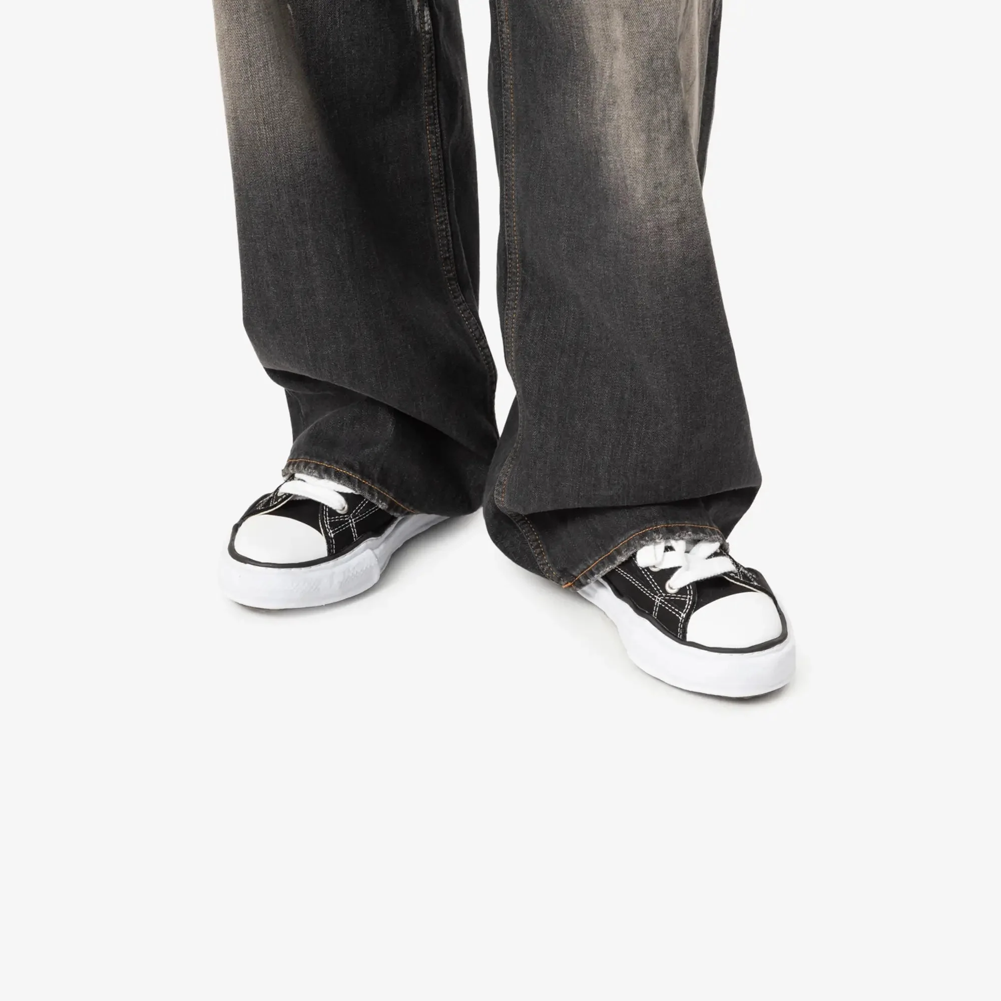 Peterson Canvas Low-Top Sneakers - Image 2